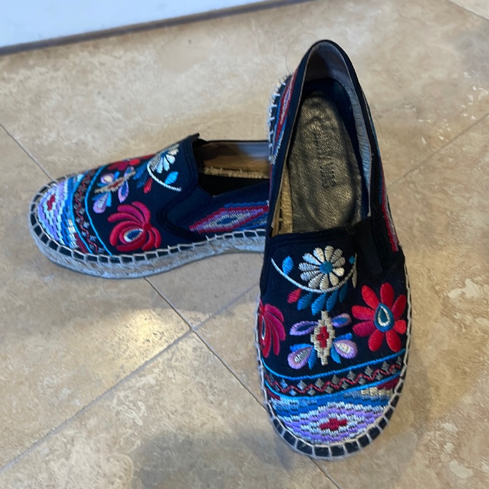 Johnny Was Embroidered Espadrilles 37/6.5